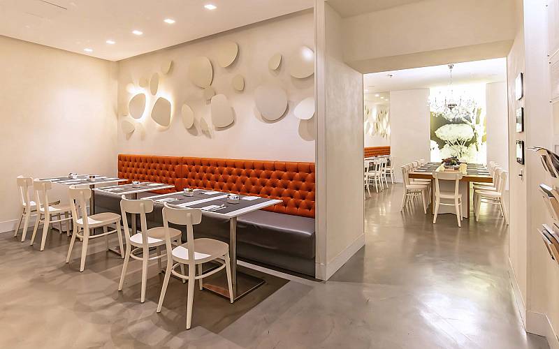 Hotel White ****: Salle de petit déjeuner