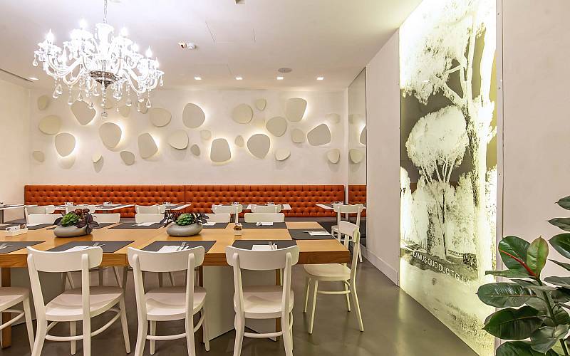 Hotel White ****: Salle de petit déjeuner