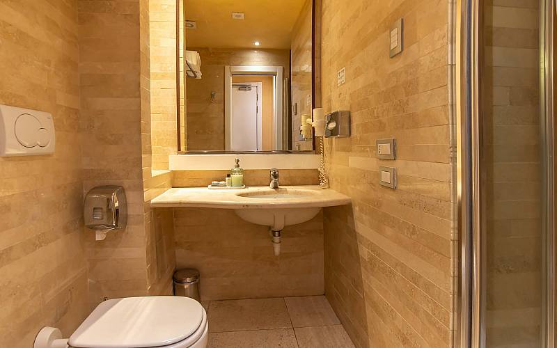 Hotel White ****: Salle de bain